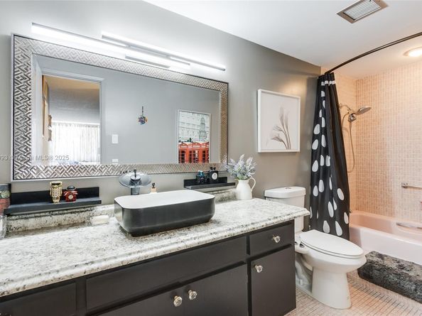 4330 Hillcrest Dr 519, Hollywood FL 33021