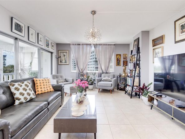 4330 Hillcrest Dr 519, Hollywood FL 33021