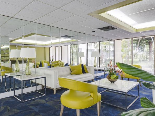 4330 Hillcrest Dr 519, Hollywood FL 33021