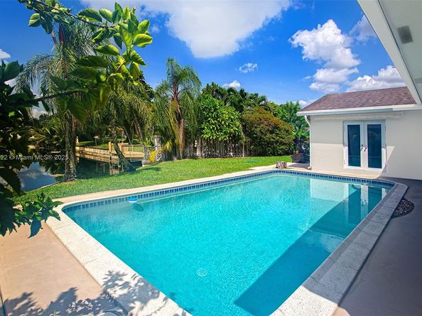 5031 SW 87th Ave, Cooper City FL 33328