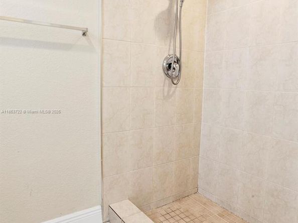 5031 SW 87th Ave, Cooper City FL 33328
