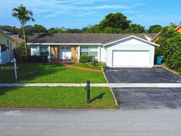 5031 SW 87th Ave, Cooper City FL 33328