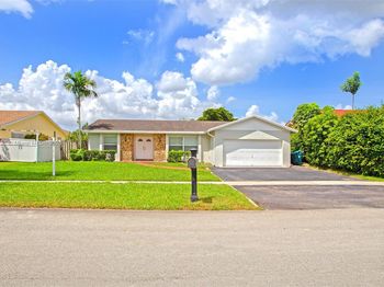 5031 SW 87th Ave