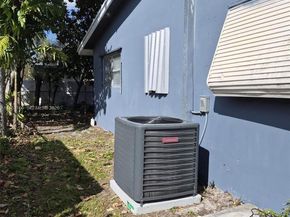 1711 NW 27th Ter, Fort Lauderdale FL 33311