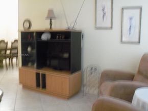 165 NE 203rd Ter 31, Miami Gardens FL 33179