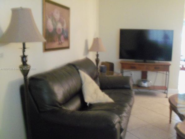 165 NE 203rd Ter 31, Miami Gardens FL 33179