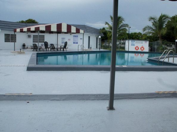165 NE 203rd Ter 31, Miami Gardens FL 33179