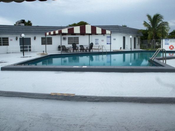 165 NE 203rd Ter 31, Miami Gardens FL 33179