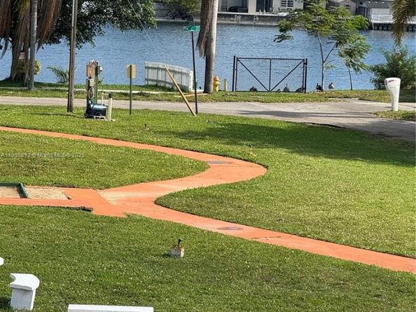 725 SW 11th Ave 17F, Hallandale Beach FL 33009