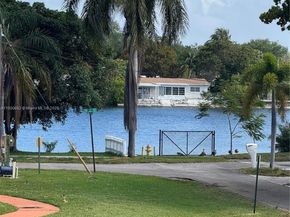 725 SW 11th Ave 17F, Hallandale Beach FL 33009