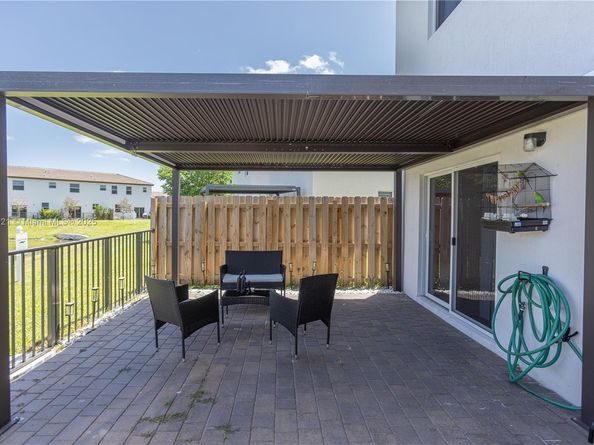12561 NW 23rd Pl, Miami FL 33167