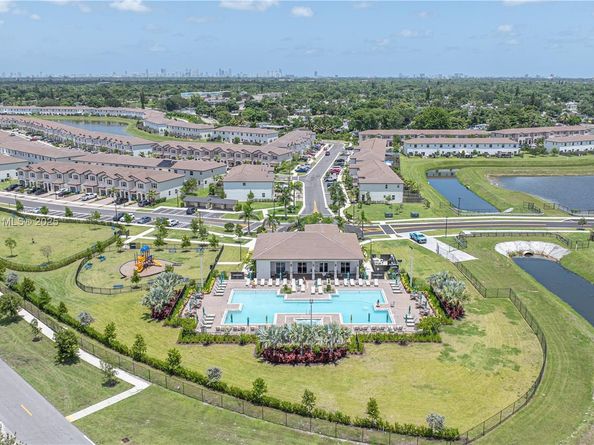12561 NW 23rd Pl, Miami FL 33167