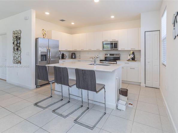 12561 NW 23rd Pl, Miami FL 33167