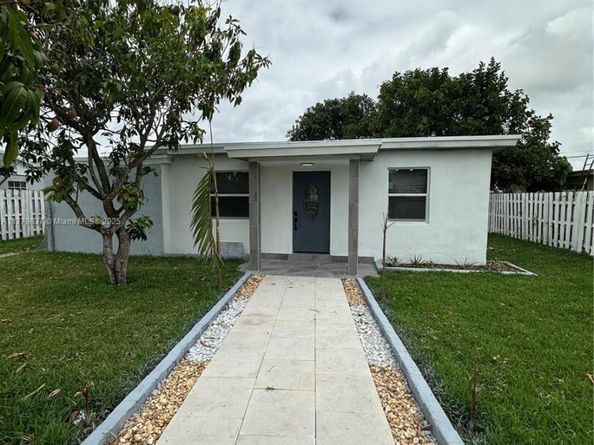 6335 Wiley St, Hollywood FL 33023
