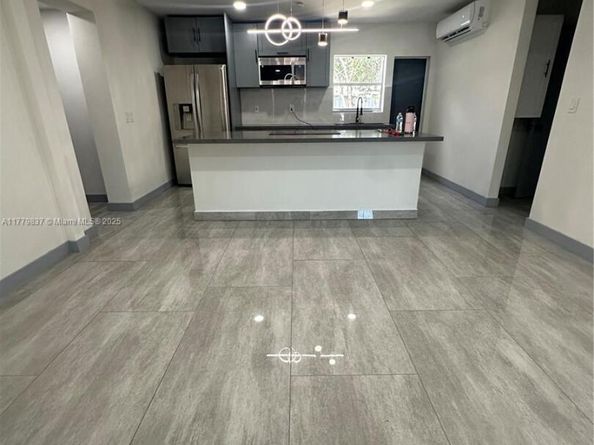 6335 Wiley St, Hollywood FL 33023