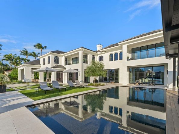 2401 Spanish River Rd, Boca Raton FL 33432
