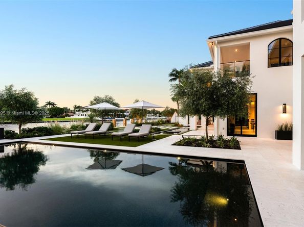 2401 Spanish River Rd, Boca Raton FL 33432