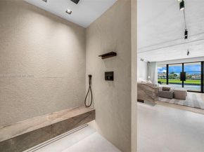2401 Spanish River Rd, Boca Raton FL 33432