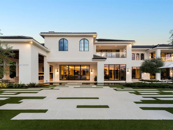 2401 Spanish River Rd, Boca Raton FL 33432