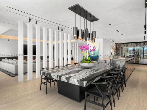 2401 Spanish River Rd, Boca Raton FL 33432
