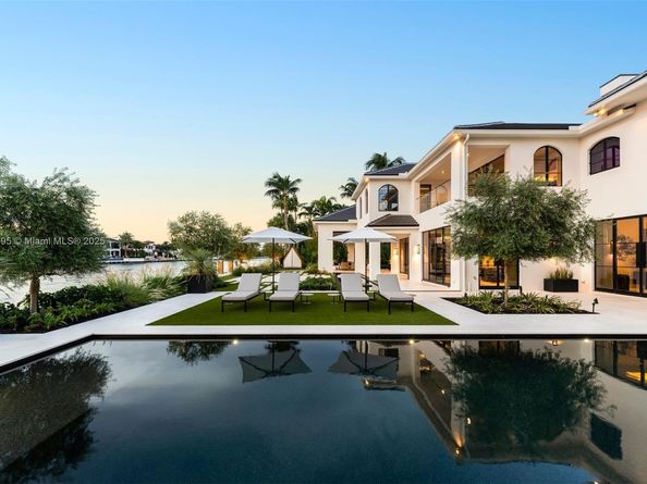 2401 Spanish River Rd, Boca Raton FL 33432
