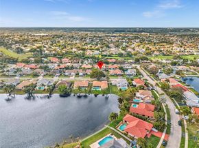 821 Somerset Ave, Davie FL 33325