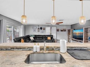 821 Somerset Ave, Davie FL 33325