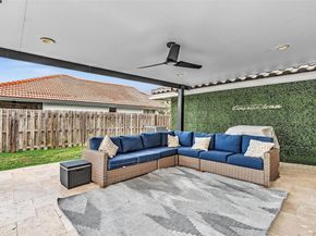 821 Somerset Ave, Davie FL 33325