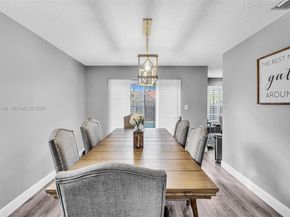 821 Somerset Ave, Davie FL 33325