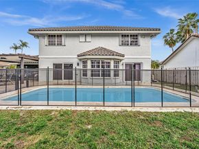 821 Somerset Ave, Davie FL 33325