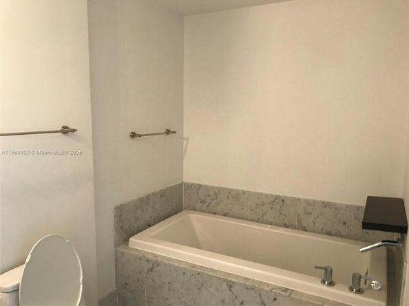 244 Biscayne Blvd 1104, Miami FL 33132