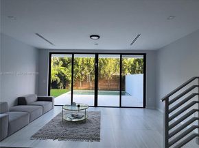 1533 SW 22 terrace, Miami FL 33145