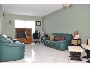 13101 Memorial Hwy 219 Hwy 219, North Miami FL 33161