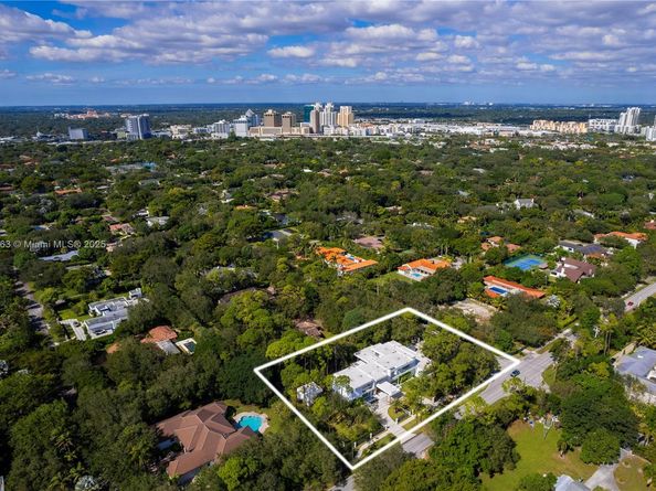 6720 SW 98th St, Pinecrest FL 33156