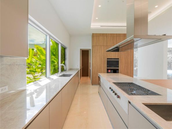 6720 SW 98th St, Pinecrest FL 33156