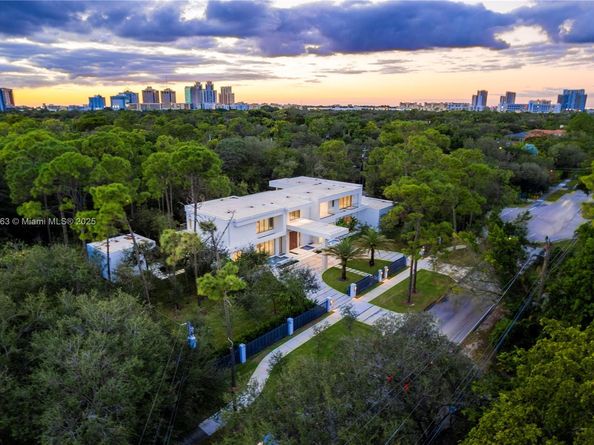 6720 SW 98th St, Pinecrest FL 33156