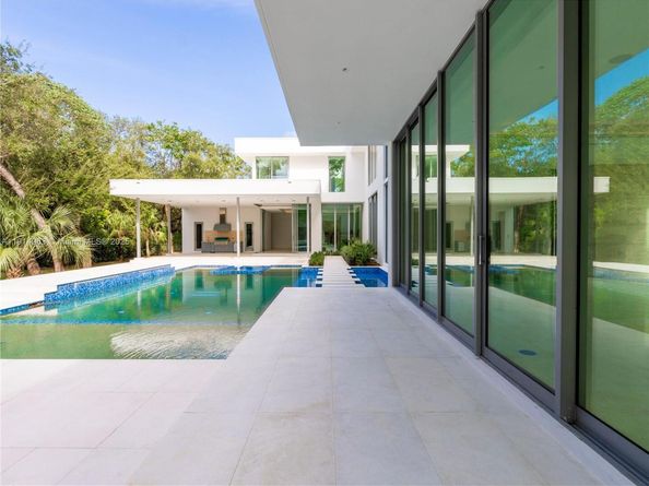 6720 SW 98th St, Pinecrest FL 33156