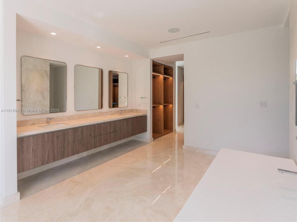 6720 SW 98th St, Pinecrest FL 33156