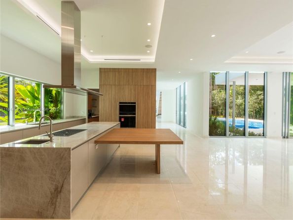 6720 SW 98th St, Pinecrest FL 33156