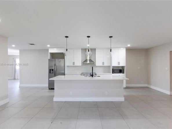 4430 NE 28th Ter, Lighthouse Point FL 33064