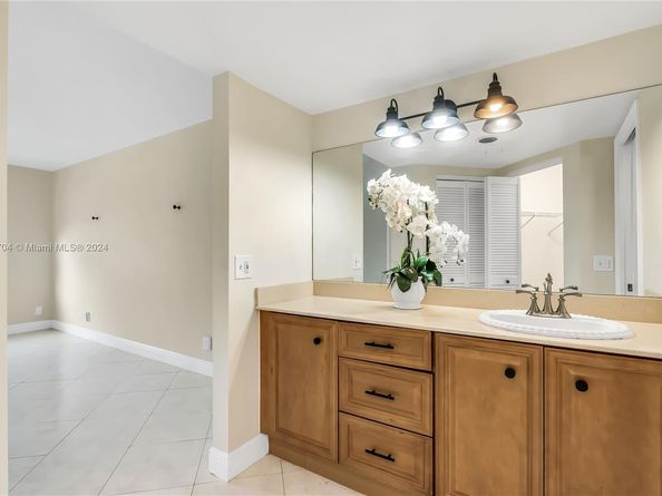 900 SW 125th Way 304R, Pembroke Pines FL 33027