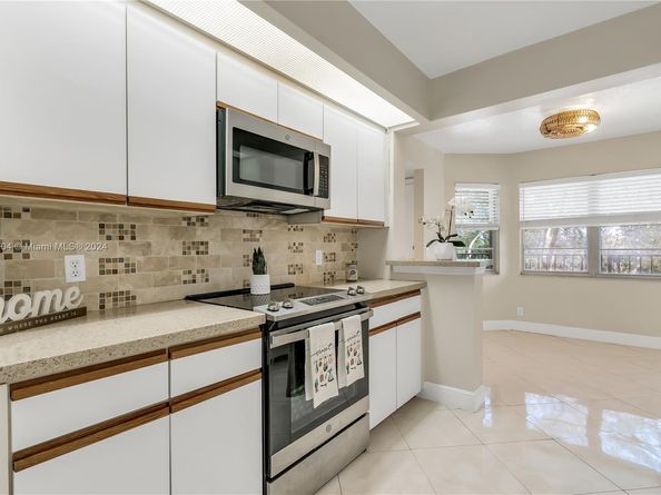 900 SW 125th Way 304R, Pembroke Pines FL 33027