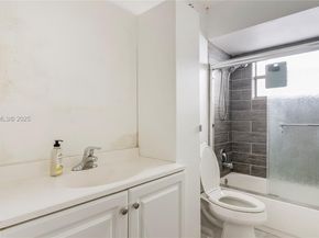 5021 W Oakland Park Blvd 312, Lauderdale Lakes FL 33313