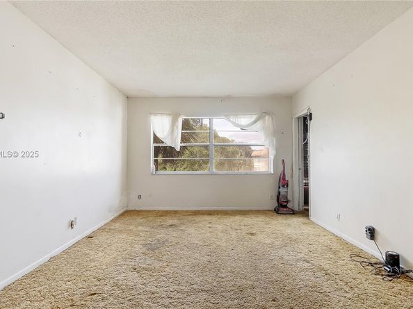 5021 W Oakland Park Blvd 312, Lauderdale Lakes FL 33313