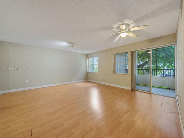 2871 N Oakland Forest Dr 210, Oakland Park FL 33309