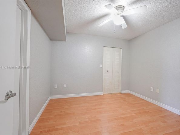 2871 N Oakland Forest Dr 210, Oakland Park FL 33309