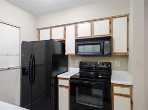 2871 N Oakland Forest Dr 210, Oakland Park FL 33309