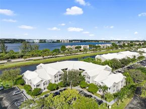 2871 N Oakland Forest Dr 210, Oakland Park FL 33309