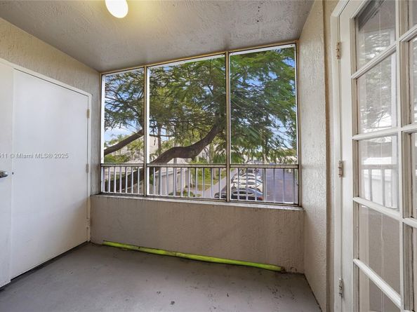 2871 N Oakland Forest Dr 210, Oakland Park FL 33309