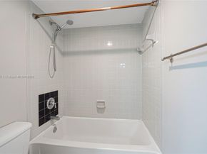 2871 N Oakland Forest Dr 210, Oakland Park FL 33309